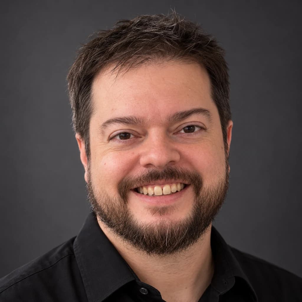 Portrait of Steven Elias